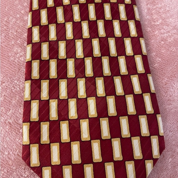 Stylish Red and Gold Men's Tie - Picture 2 of 7